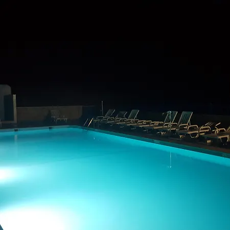 Azul מלון דירות 3*