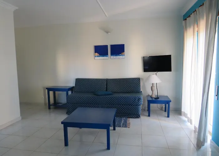 Azul 3* Silveira (Lisbon)