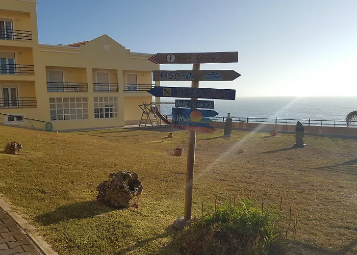 Azul 3* Silveira (Lisbon)